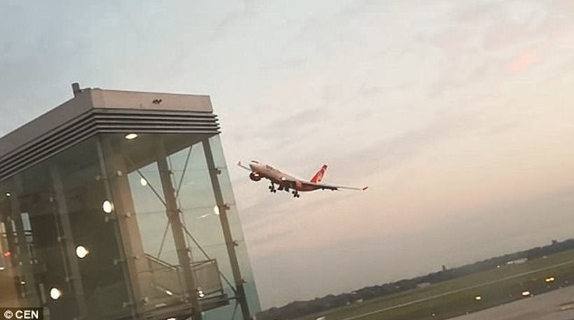 Σάλος στη Γερμανία από την επικίνδυνη αποχαιρετιστήρια μανούβρα πιλότου που μετέφερε 200 επιβάτες (βίντεο)